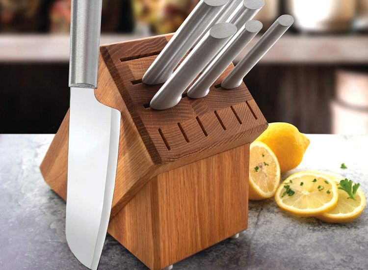 how to store knives in a knife block according to a chef